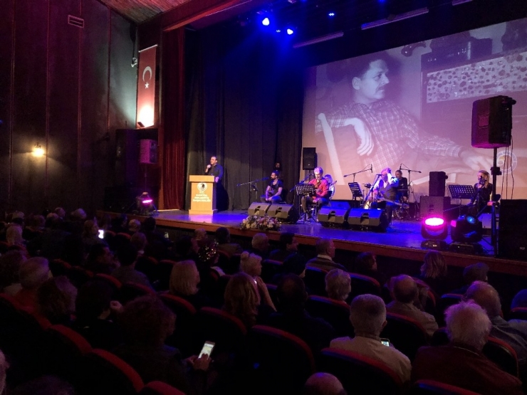 Kartal’da Nazım Hikmet 118. Doğum Gününde Şiirlerle Anıldı