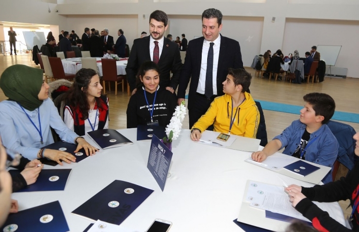 Sivas’ta “Benim Belediyem Gençlik Çalıştayı” Başladı