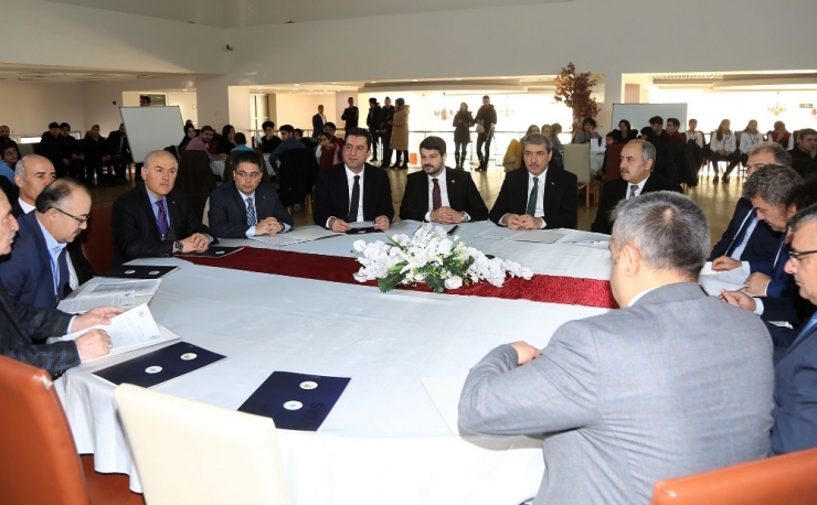 Sivas’ta “Benim Belediyem Gençlik Çalıştayı” Başladı