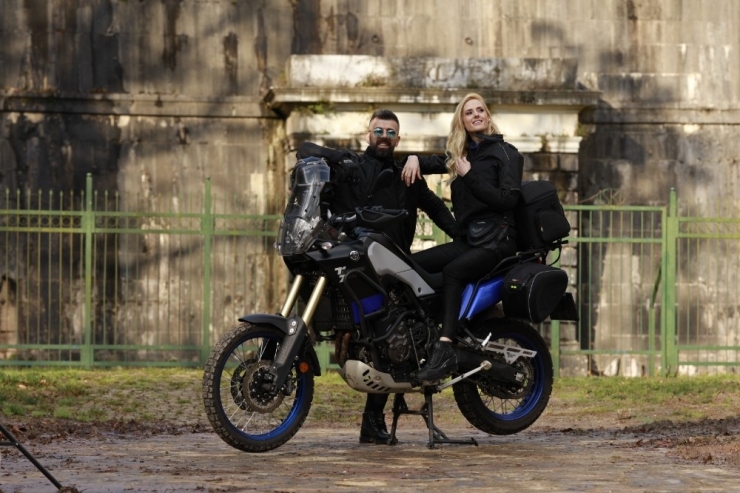 Ünlü Oyuncu Wilma Elles’ten Motosiklette Güvenli Sürüş Uyarısı