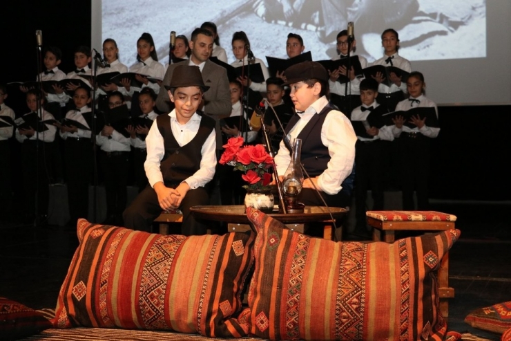 Ünlü Ozanı Türküleriyle Andılar