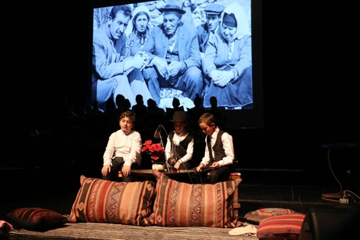 Ünlü Ozanı Türküleriyle Andılar