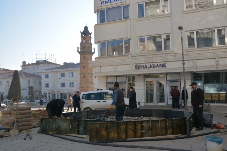 Yozgat’ta Tarihi Dokuya Uygun Yeni Taksi Durağı Yapılıyor