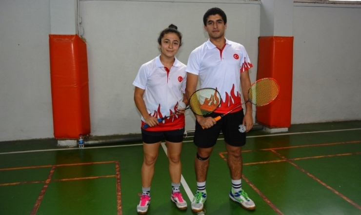 Yunusemre’de Badminton Çalışmaları Devam Ediyor