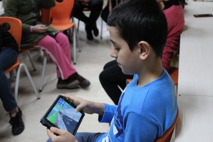 4 Lise Öğrencisinden Geri Dönüşümü Sevdirecek Yerli Oyun