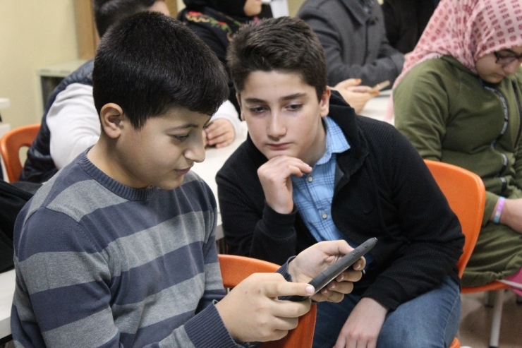 4 Lise Öğrencisinden Geri Dönüşümü Sevdirecek Yerli Oyun