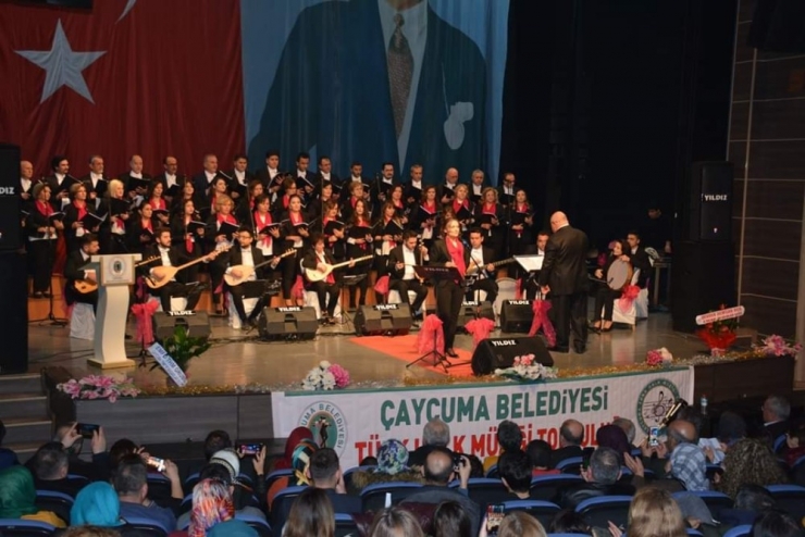 Çaycuma’da Türk Halk Müziği Topluluğu Konser Verdi