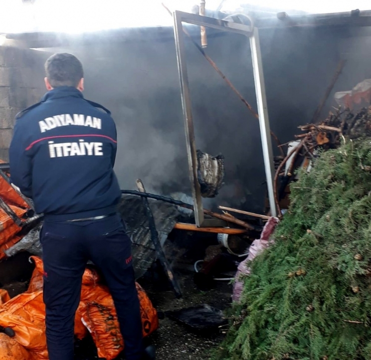 Adıyaman’da Odunluk Yangını