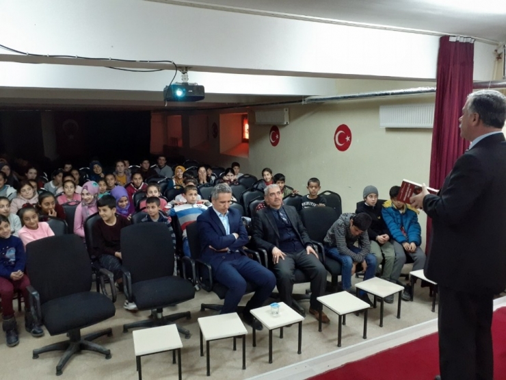 Gazeteci Çelik, Öğrencilere Gazetecilik Mesleğini Anlattı