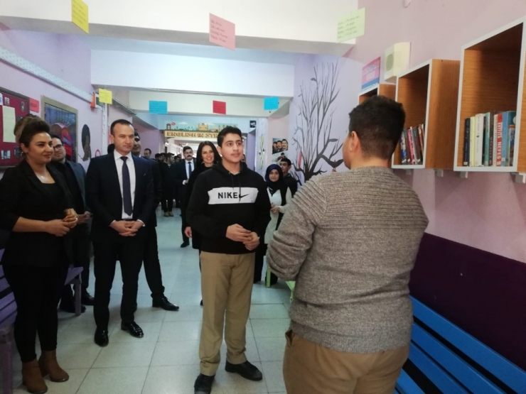 Ağrı’da Öğrenciler İngilizceyi Uygulamalı Olarak Öğreniyor