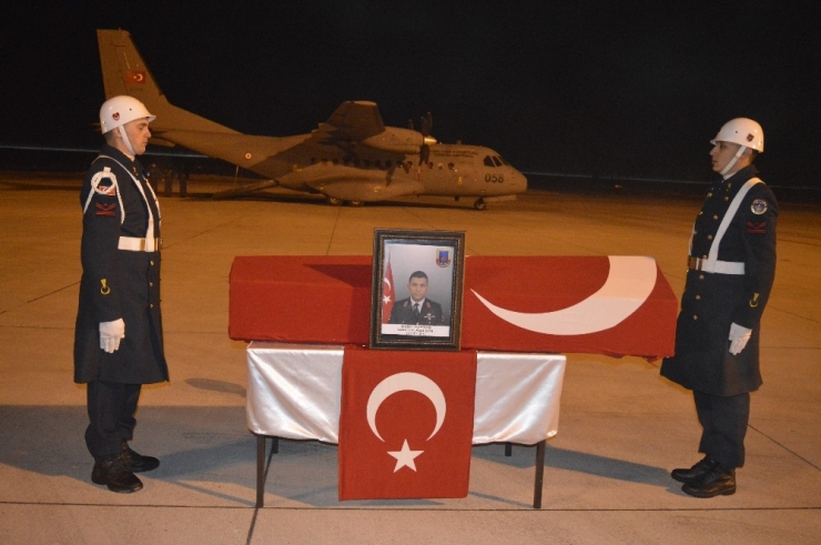 Ağrı’da Şehit Olan Askerin Cenazesi Baba Ocağına Uğurlandı