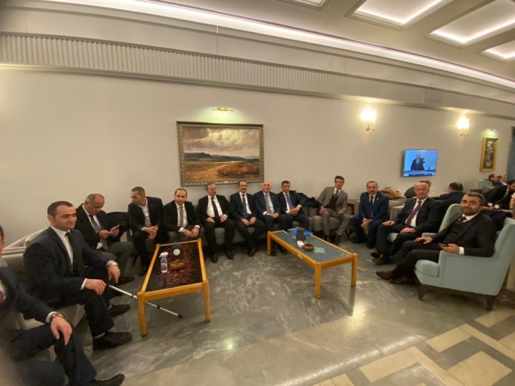 Ak Parti Van Milletvekilleri Kartal İle Arvas, Tbmm’de Van’ın İlçe Belediye Başkanları İle Bir Araya Geldi