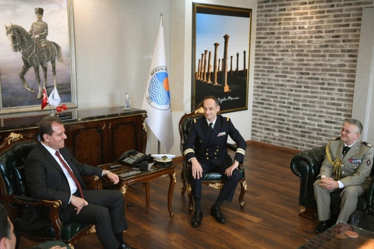 Mersin Limanına Demir Atan Fransız Savaş Gemisinin Komutanından Seçer’e Ziyaret