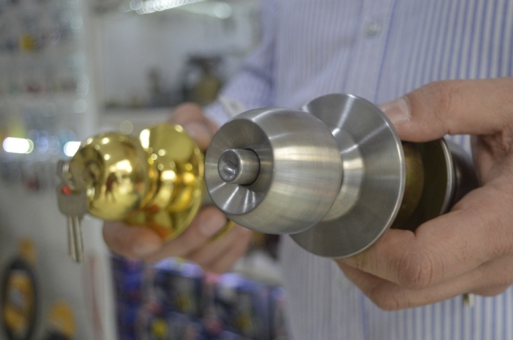 ‘Alo’ Diyerek Çağırdığınız Sahte Çilingir Evinizi Soyabilir