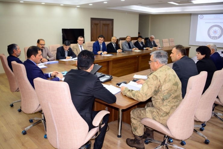 Vali Mustafa Masatlı Başkanlığında Uyuşturucu Ve Bağımlılıkla Mücadele Değerlendirme Toplantısı Yapıldı