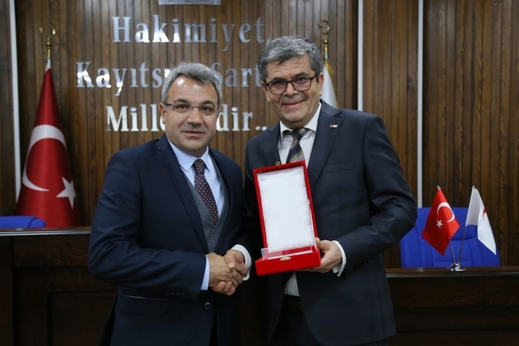 Kan Bağışçılarına Madalyaları Verildi