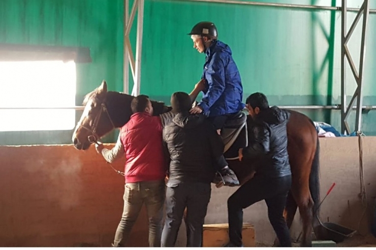 Kış Günü Pony Keyfi