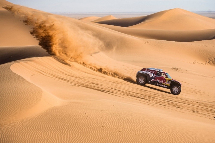 Peterhansel Kazandı, Sainz Zirveyi Korudu