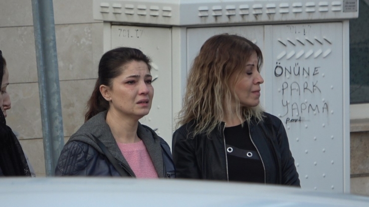 Küçük Kız Çok Sevdiği Pembe Gelinliğiyle Son Yolcuğuna Uğurlandı