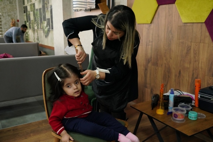 Öğrenciler Engellilerin Kişisel Bakımlarını Gerçekleştirdi