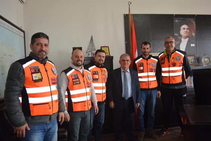 Motosiklet Kulübü Üyelerinden Kaymakam Çalık’a Ziyaret