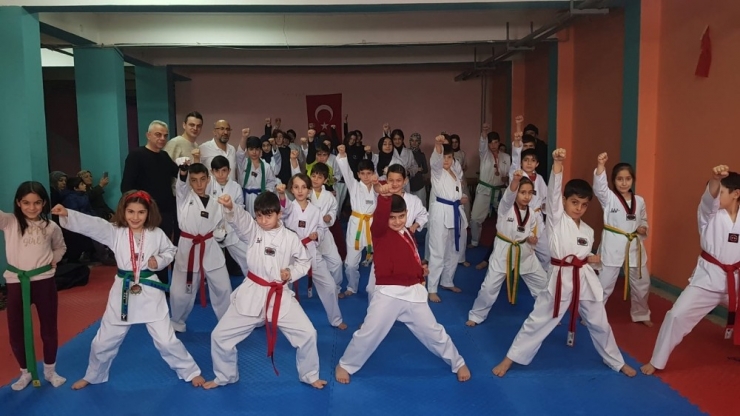 Erzurumlu Tekvando Antrenörü Türkiye’ye Sporcu Yetiştiriyor