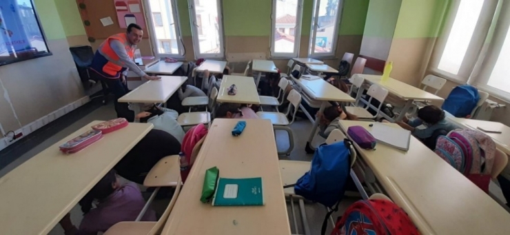 Eyüpsultanlı Öğrenciler Afetlere Karşı Bilinçleniyor