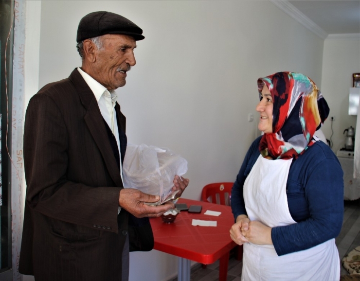 Gelin İle Görümce Sırt Sırta Verdi, Kendi İşlerini Kurdu