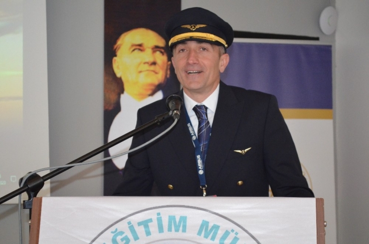 Türkiye’nin İlk 100 Pilotundan Pilot Serdar Can Öğrencileri Bilgilendirdi