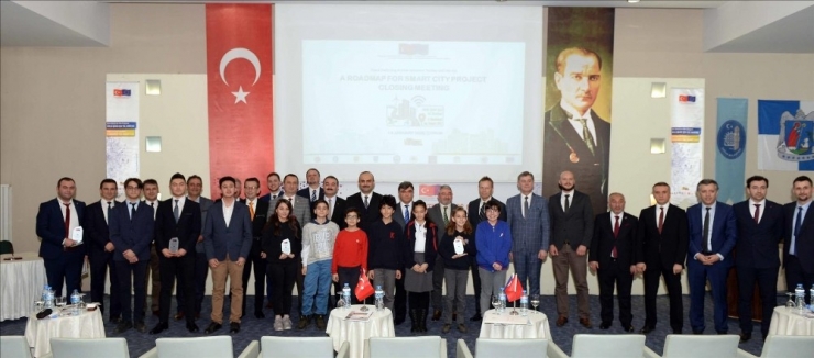 Yalnız Yürümekten Sıkılanlar İçin Mobil Uygulama Projesi