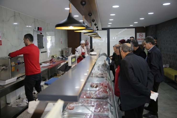 Halk Et’te Bir Ayda 14 Ton Et Satıldı