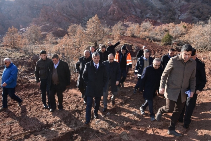 Kırıkkale’de Bahşılı-kulu Kara Yolu Çalışmaları Devam Ediyor