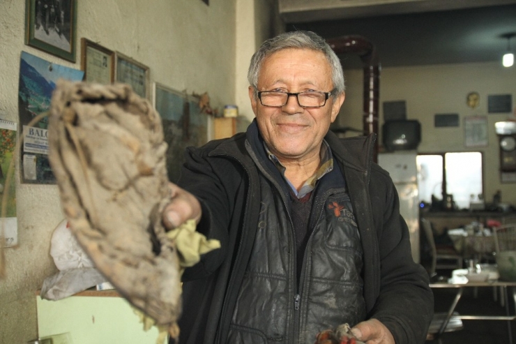 Kurtuluş Savaşı’ndan Kalma Dede Yadigarı Çarığa Gözü Gibi Bakıyor