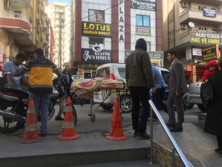 Öldürdüğü Kadını Kanepenin Altına Sakladı