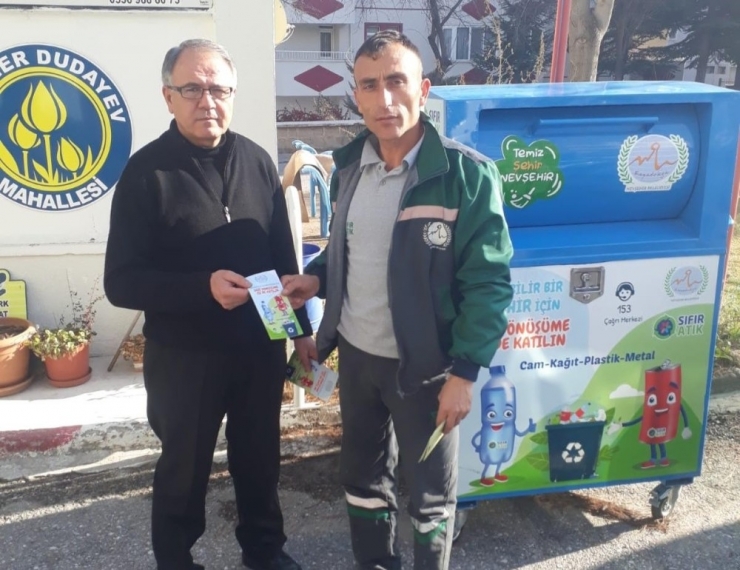 Geri Dönüşüm Konusunda Vatandaşlar Bilinçlendiriliyor