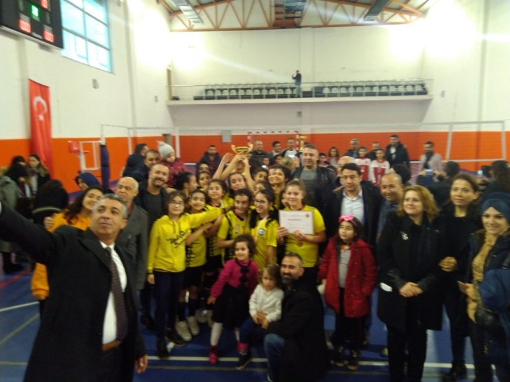 Okullar Arası Voleybolda Şampiyon Belli Oldu