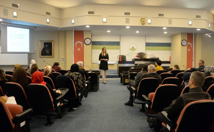 Belediye Personeline Ergenlik Semineri