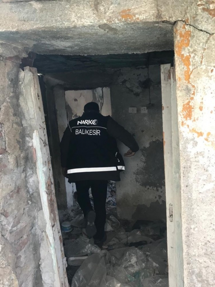 Polisten Metruk Binalara Denetim