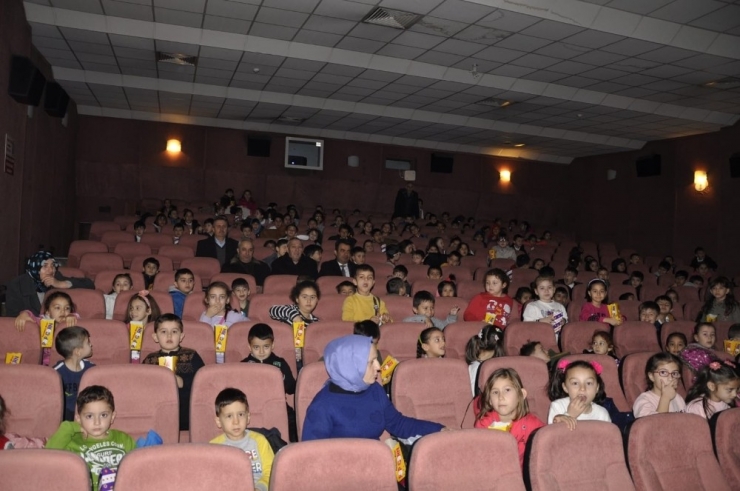 Safranbolu’da Çocuklar Sinemayla Buluştu