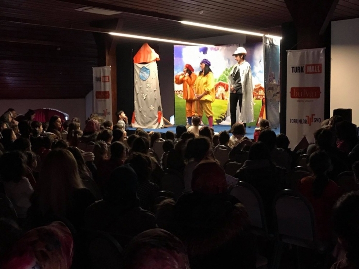 Dolu Dolu Bir Sömestir Programı Öğrencileri Bekliyor