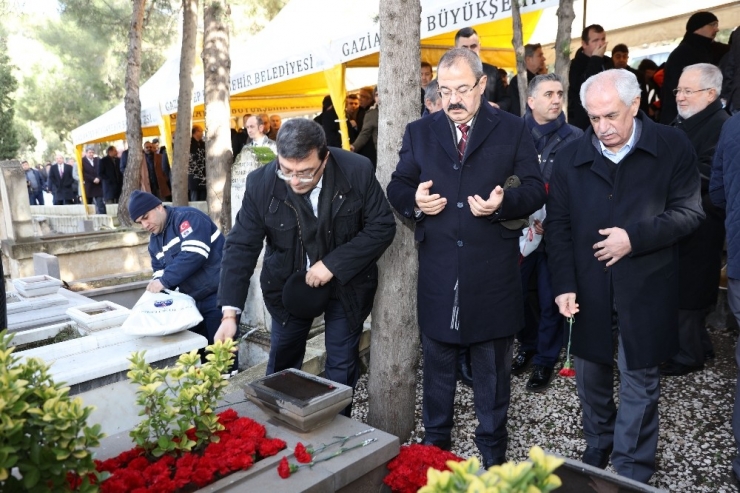 Sani Konukoğlu Anıldı