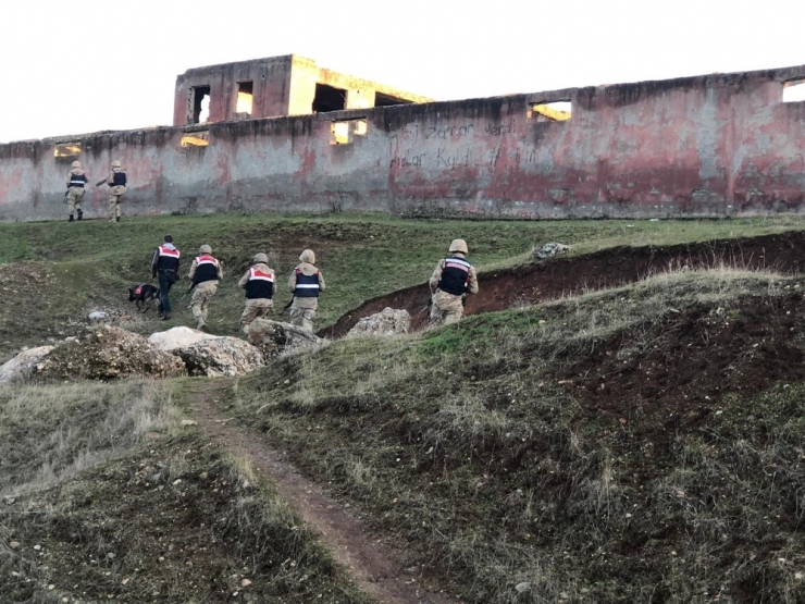 Siirt’te Araması Bulunan 4 Kişi Yakalandı