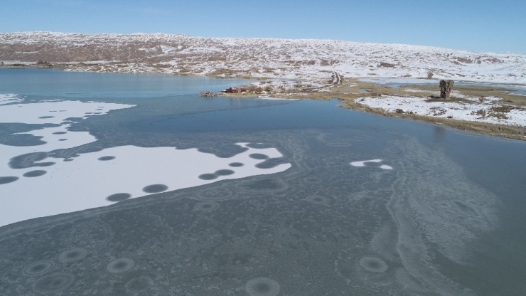 Sivas’ın En Büyük Gölü Kısmen Dondu