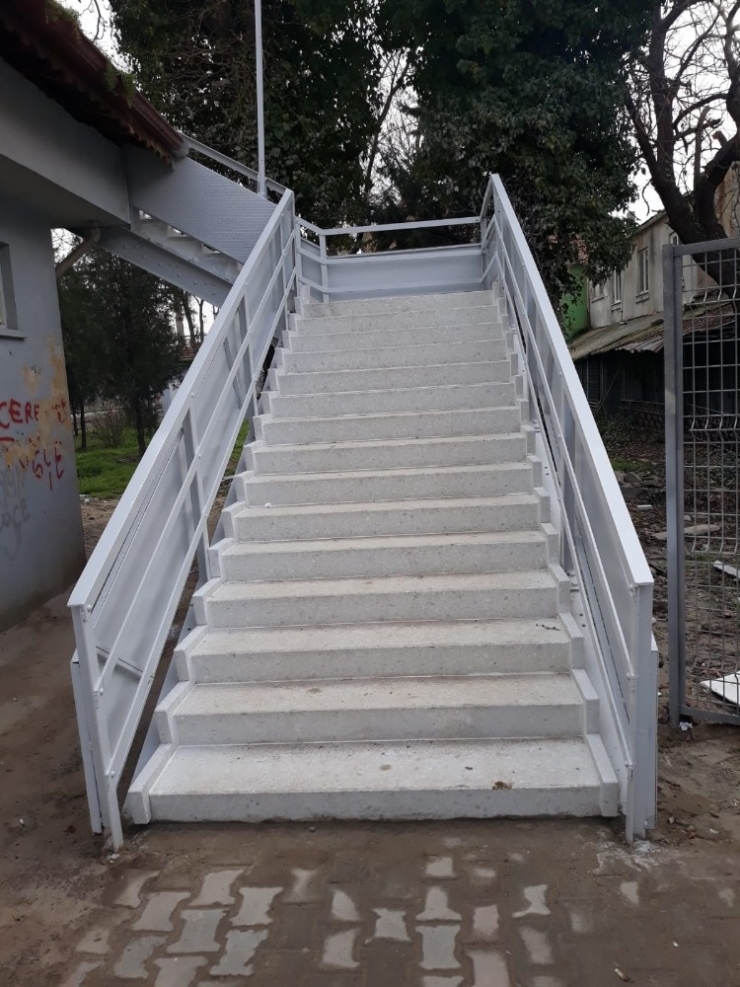 Tren Garı Üst Geçit Köprüsü Yenilendi