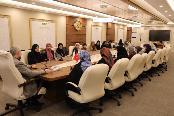 ‘Uluslararası İlahiyat Fakültesi’ Öğrencilerinden İl Müftüsü Güven’e Ziyaret