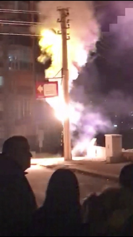 Uşak’ta Trafo Yangını Paniğe Neden Oldu