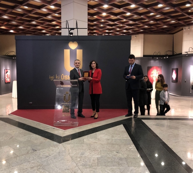 Üsküdar’da Yazma Ve Dokumada Çağdaş Yorumlar Sergisi Açıldı