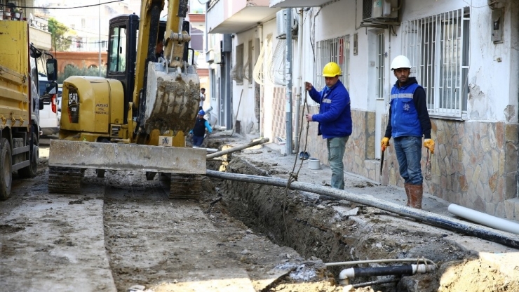 Kuşadası’nın 40 Yıllık Altyapısı Yeniliyor