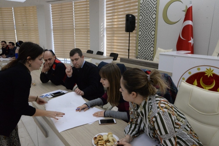 “Yerel Yönetimlerde Çocuk Hakları” Eğitimi Verildi