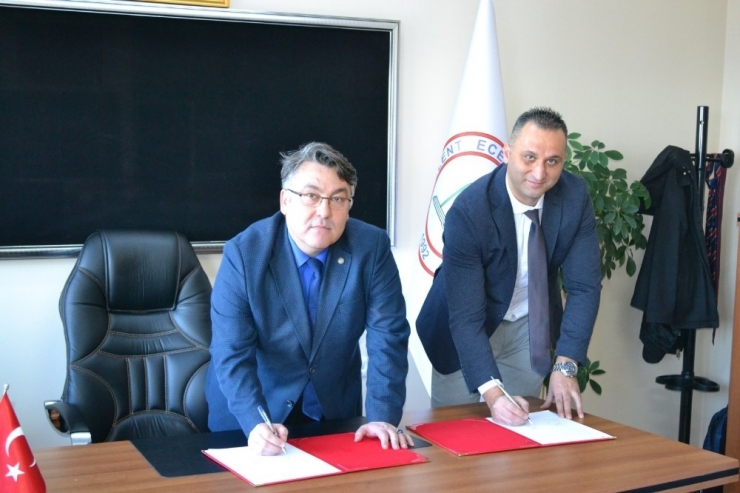 Sosyal Ve Bilimsel İşbirliği Protokolü İmzaladılar